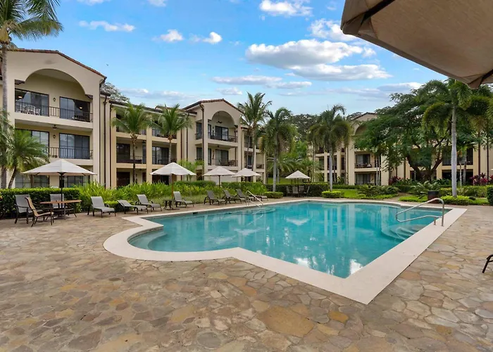 Elegant In High-end Community With Pool And Club Access