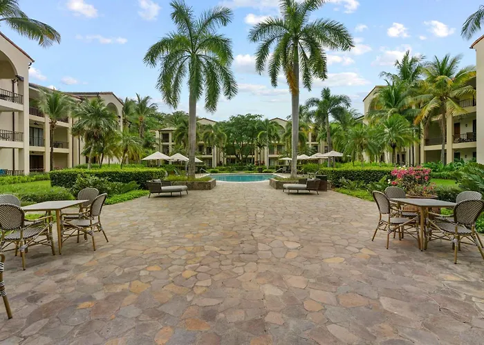 Elegant In High-end Community With Pool And Club Access Coco